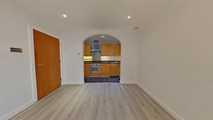 Flat Lyon Road in Greater London