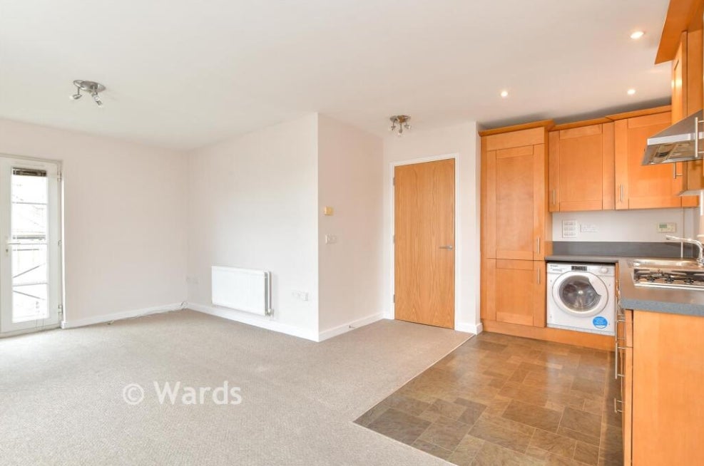 Flat Sandpiper Close in Dartford