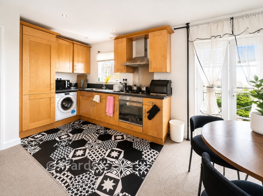 Flat Sandpiper Close in Dartford