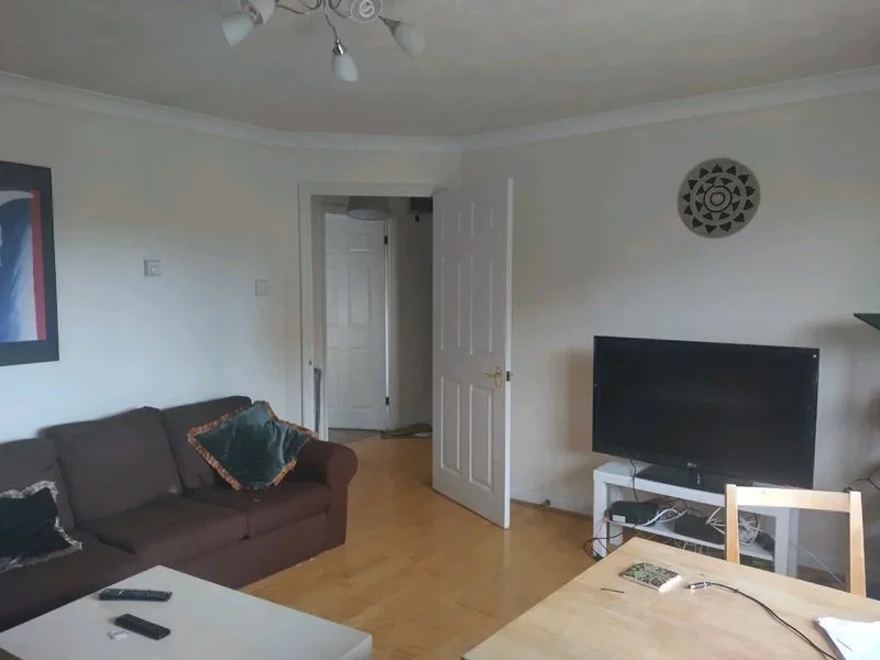 Flat Tauheed Close in Greater London