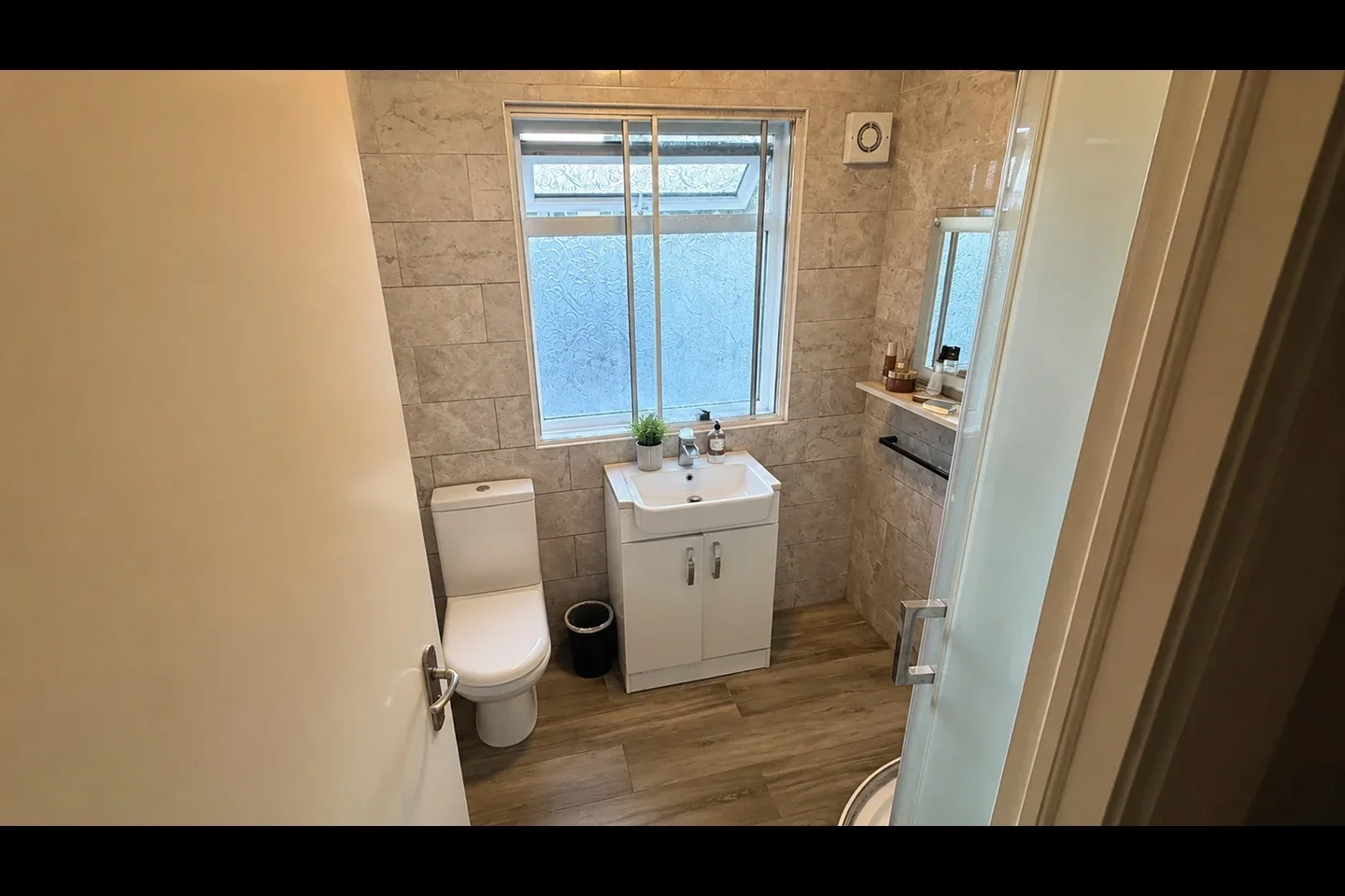 Room Burnham Gardens in Greater London