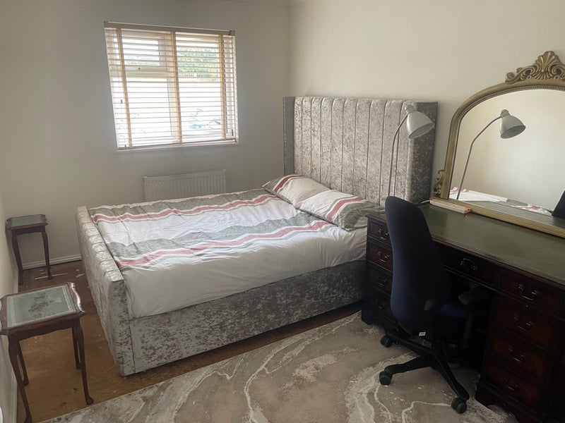 Room Connaught Gardens in Greater London