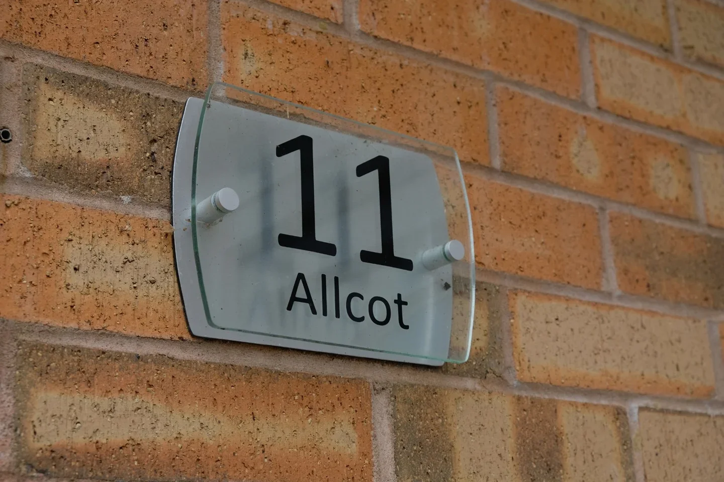 Flat Allcot Close in Crawley