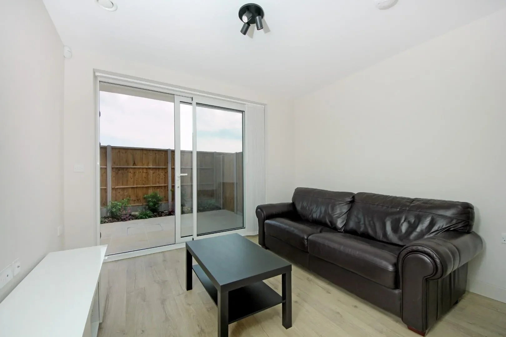 Flat Lowfield Road in Greater London