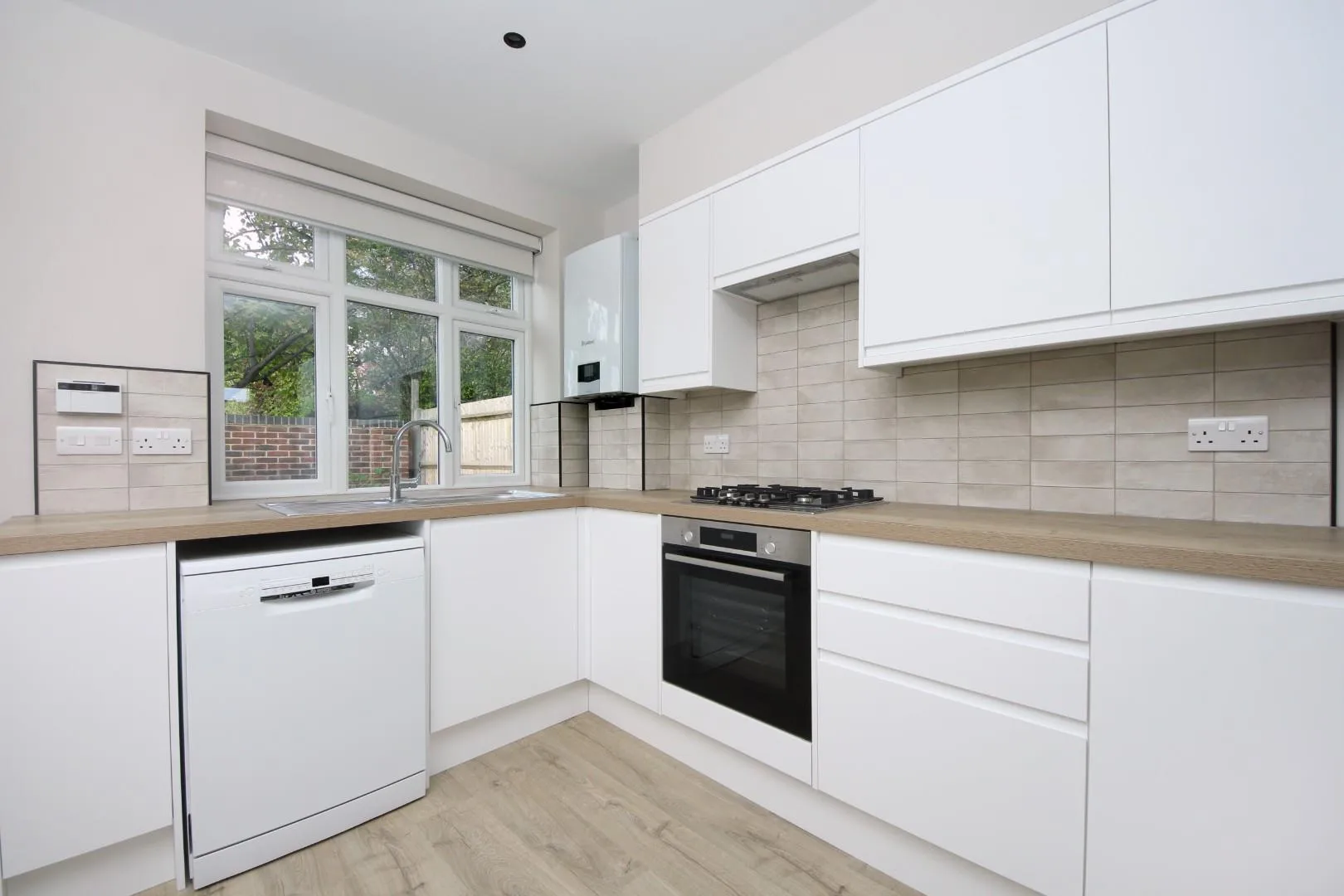 Flat Lowfield Road in Greater London
