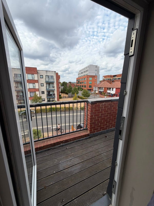 Room Finefield Walk1 in Slough