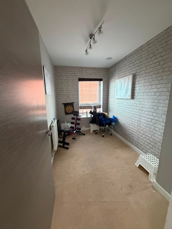 Room Finefield Walk1 in Slough
