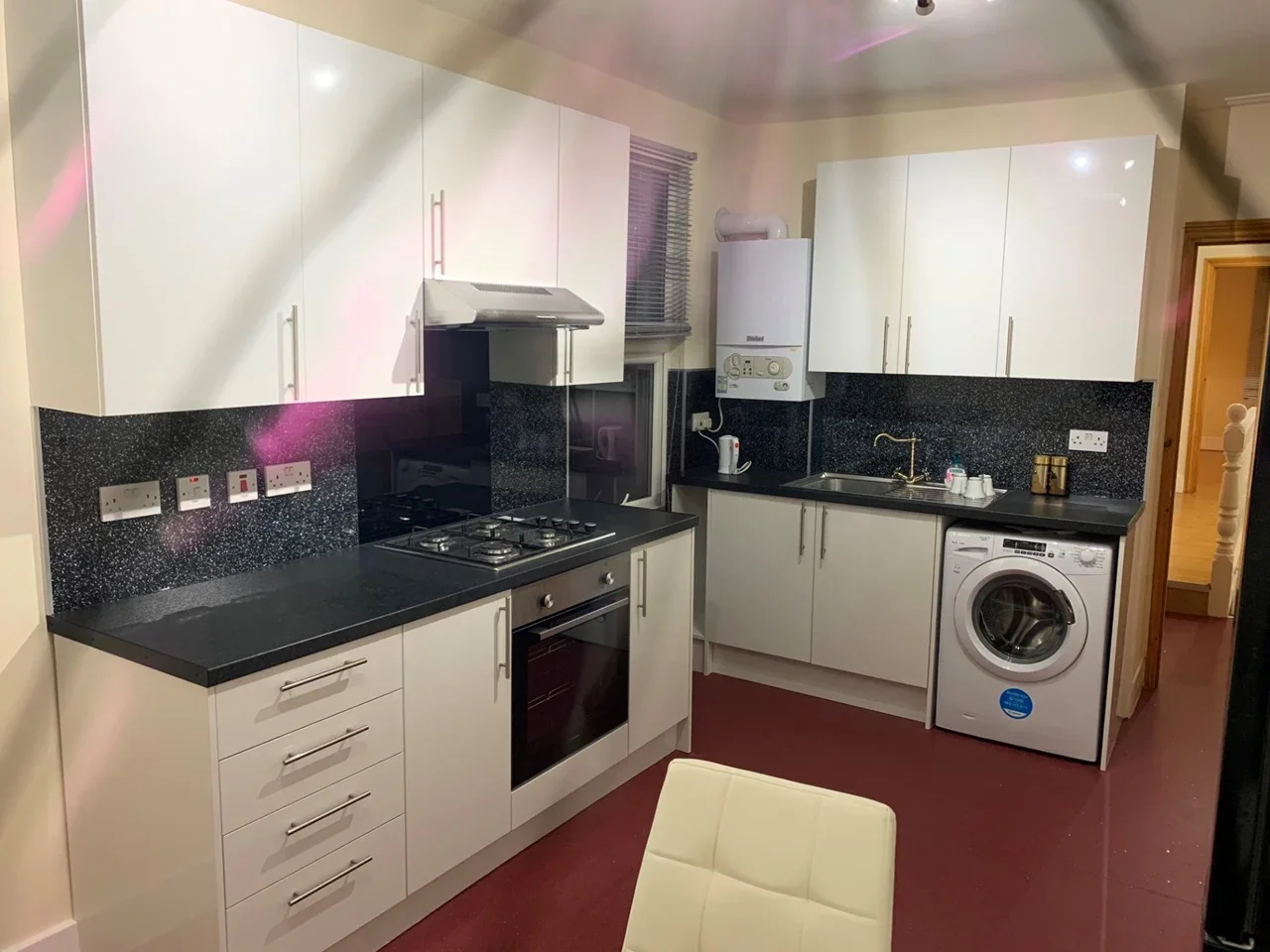 Flat Drayton Road in Greater London