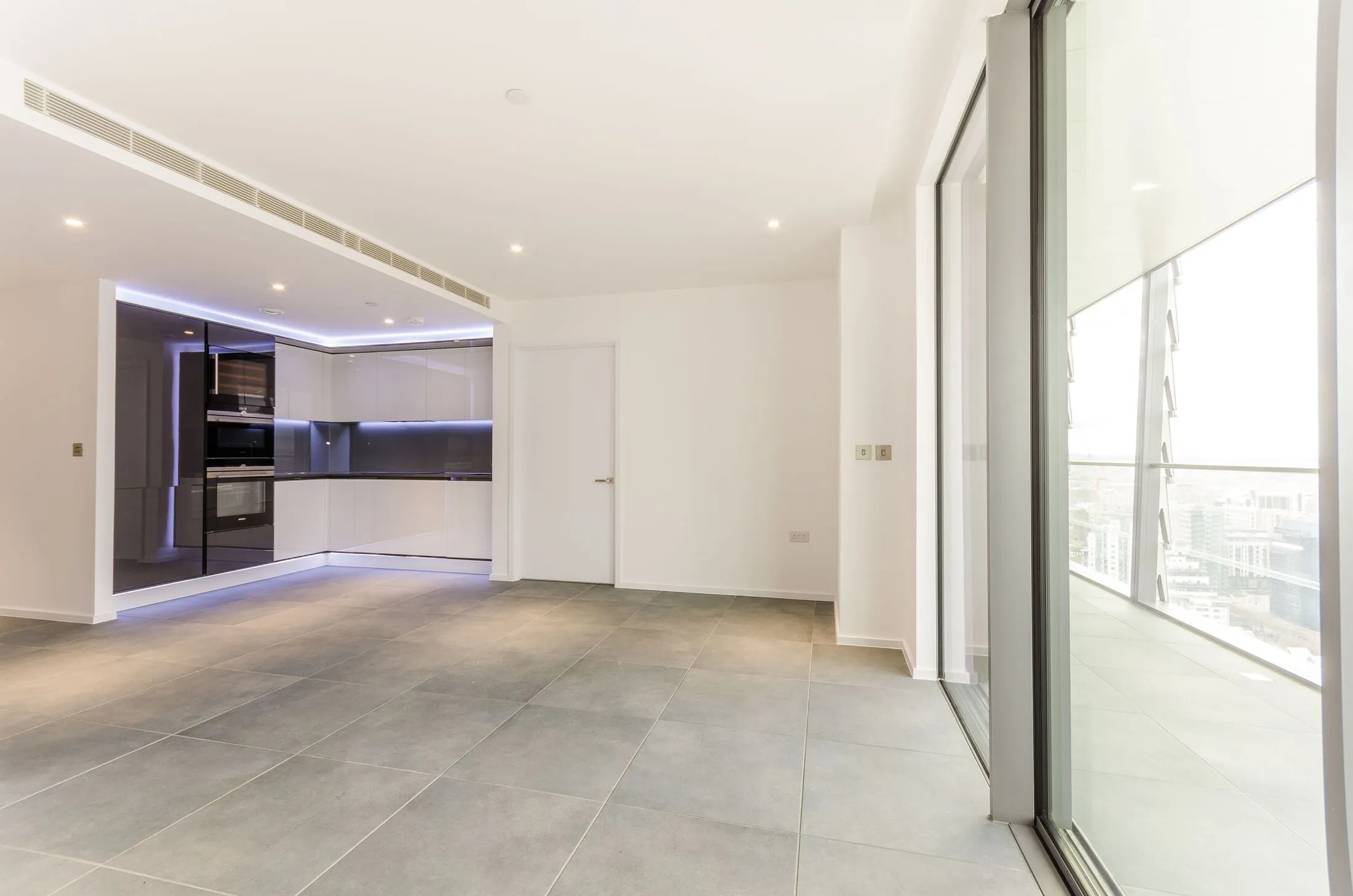 Flat Dollar Bay Place in Greater London