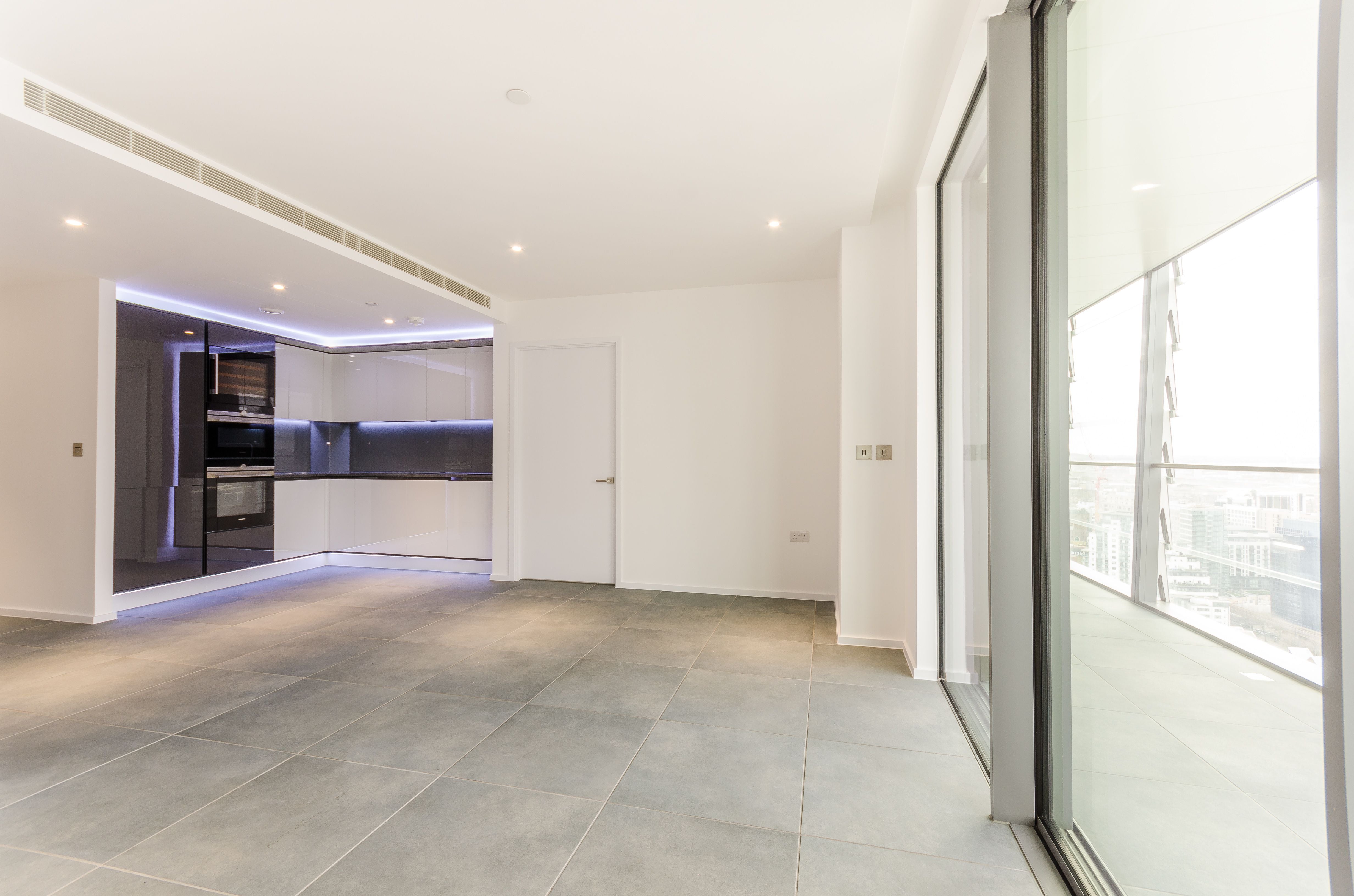 Flat Dollar Bay Place in Greater London