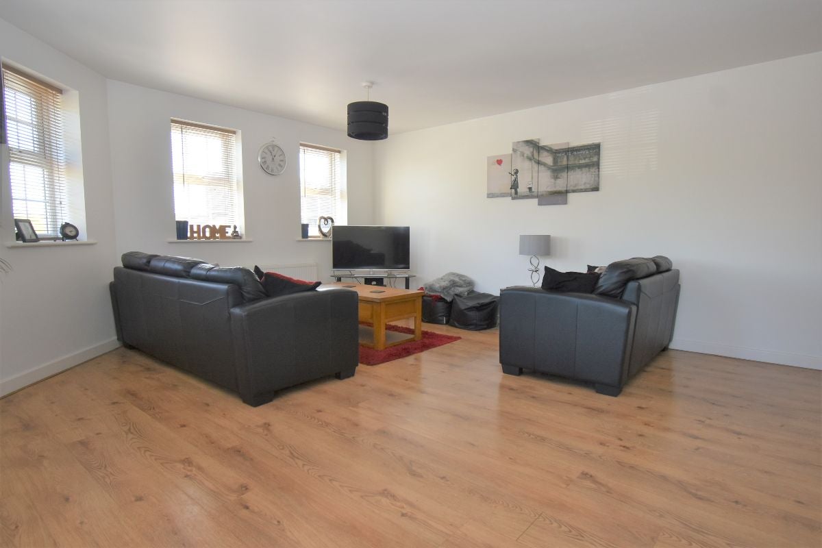 Flat Billet Lane in Greater London