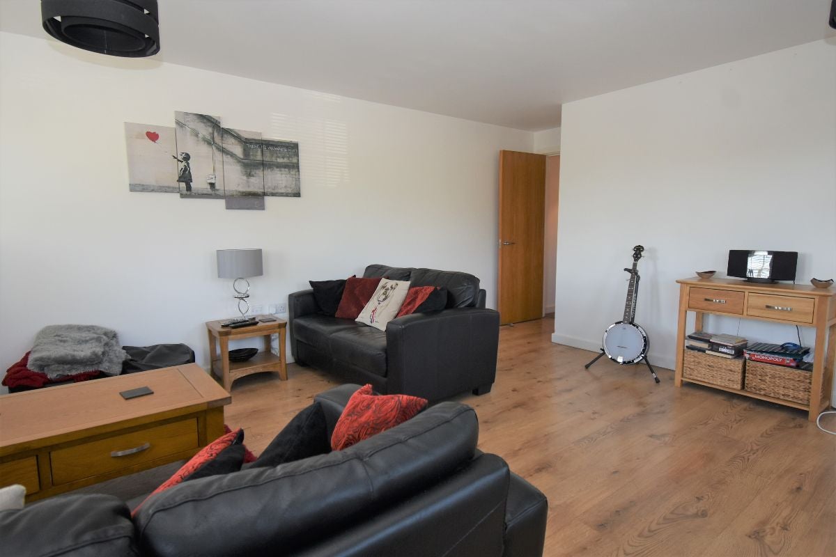 Flat Billet Lane in Greater London