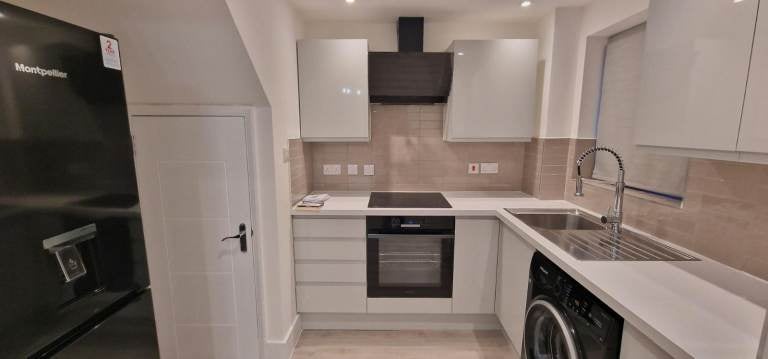 House Crystal Way in Greater London