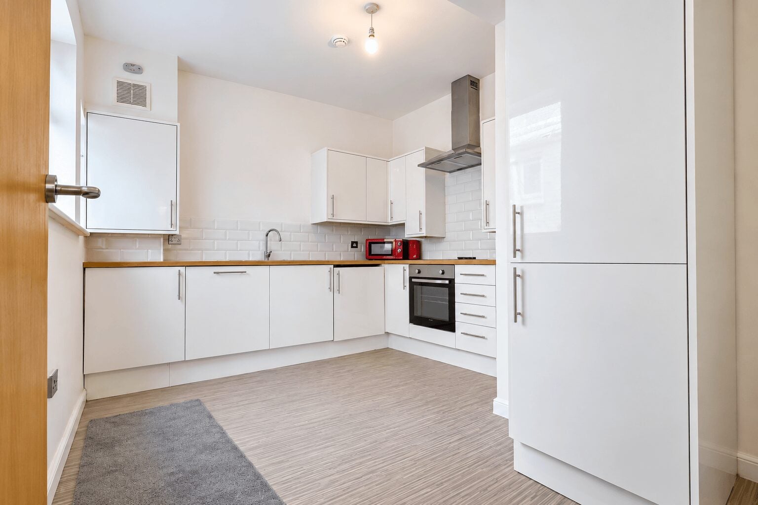 Room Bull Lane in High Wycombe