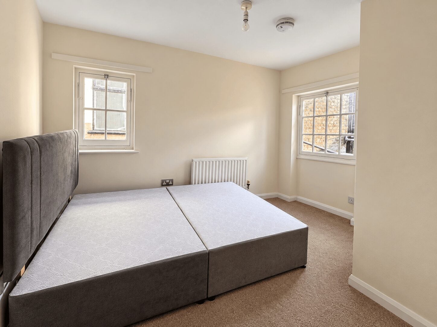 Room Bull Lane in High Wycombe