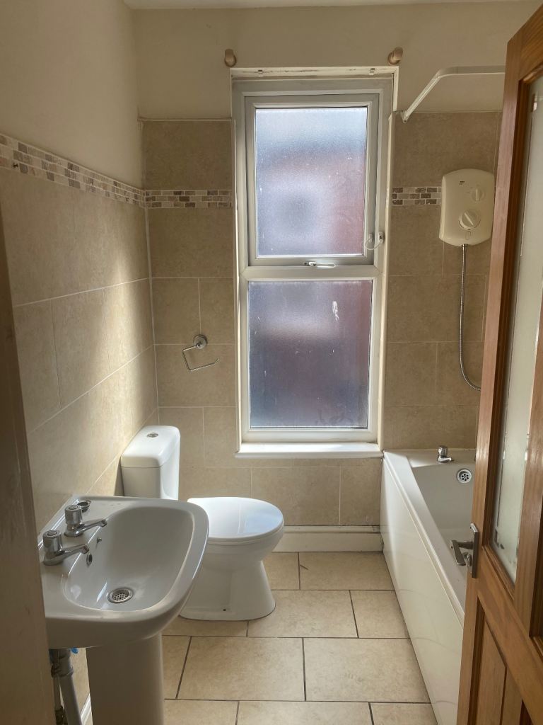 Flat Manchester Road in Tameside