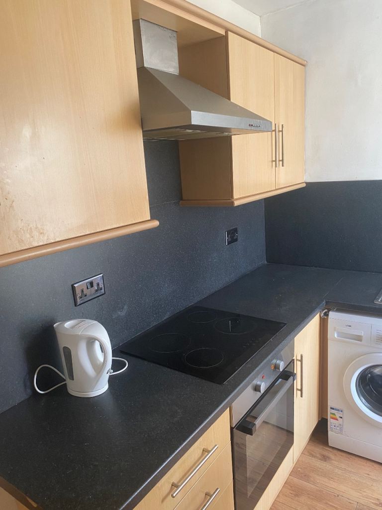 Flat Manchester Road in Tameside