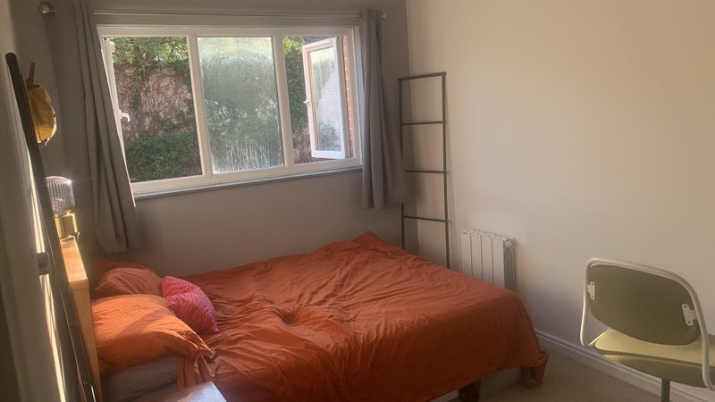 Room Bramston Road in Greater London