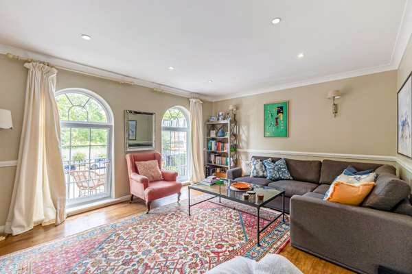 House South Park Mews in Greater London