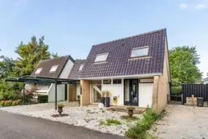 Twee-onder-één-kap te koop: Watertuin 25, Warmond