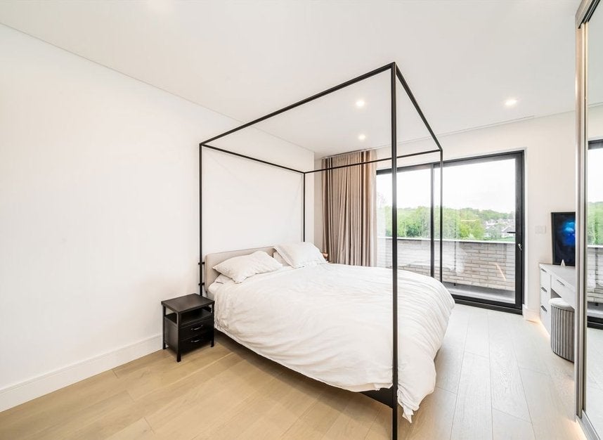 Flat Gulliver Place in Greater London