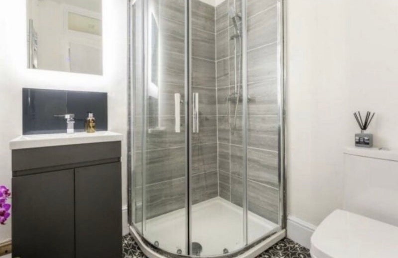 Room Beverley Mews in Crawley