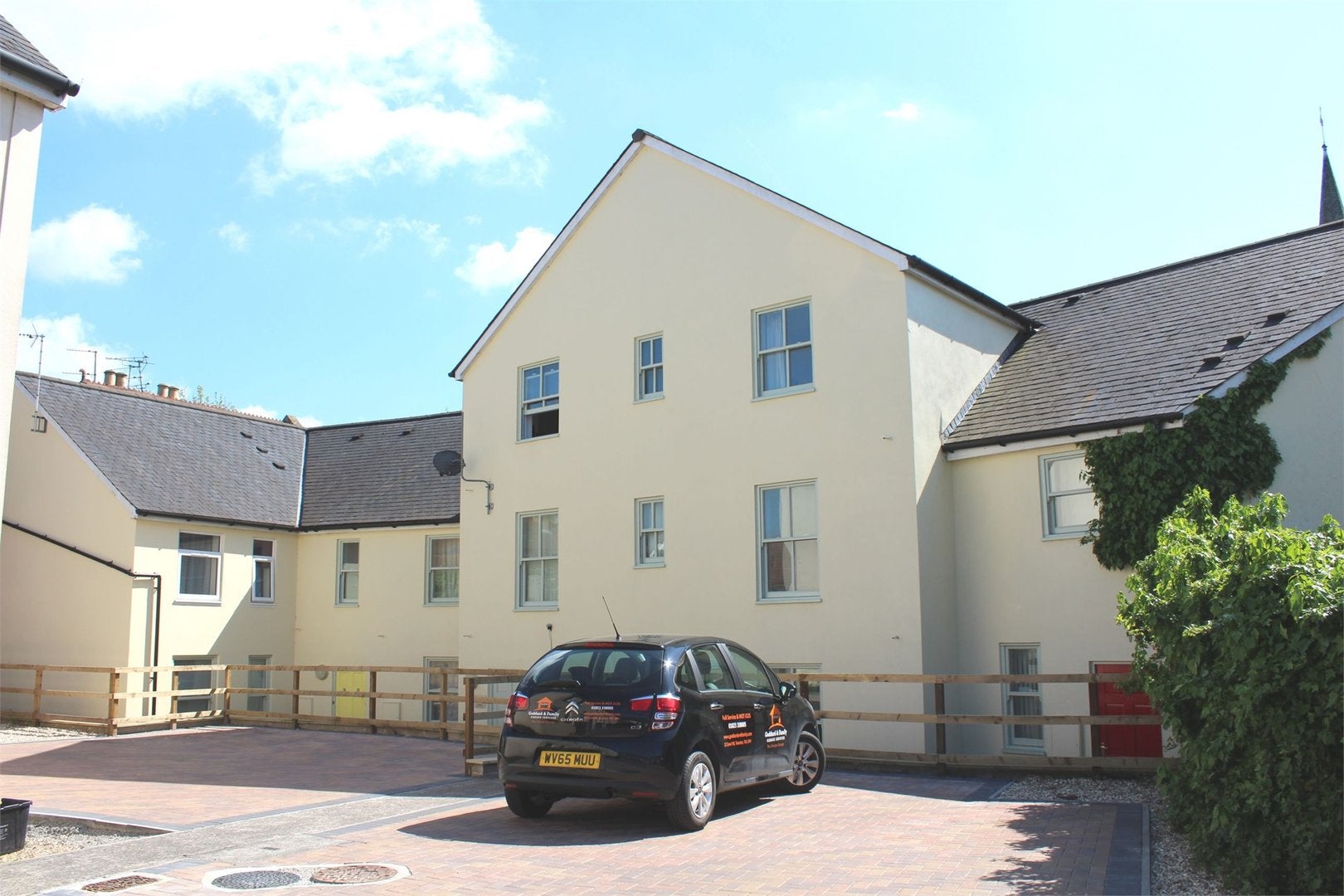 Flat St Andrew's Road in Taunton