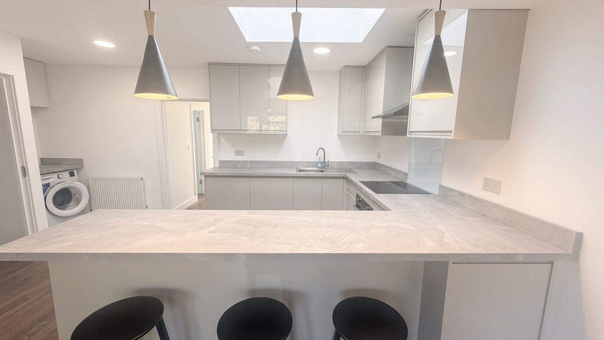 Flat Harlington Road West in Greater London