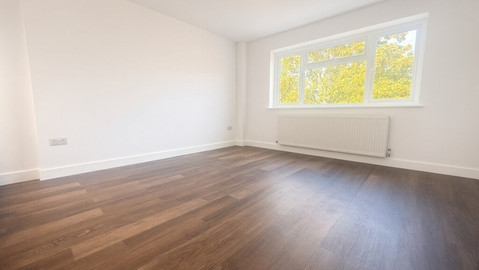 Flat Harlington Road West in Greater London