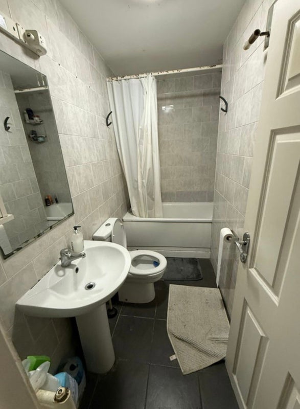 Room Long Drive in Greater London
