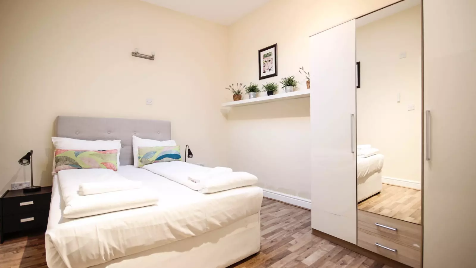 Flat Camden High Street in Greater London