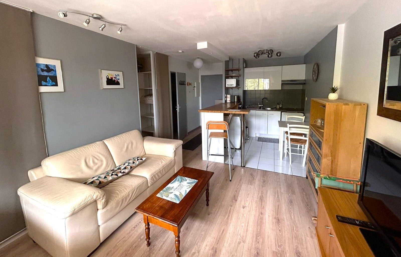 Flat Square Jean Heurtin in Nantes