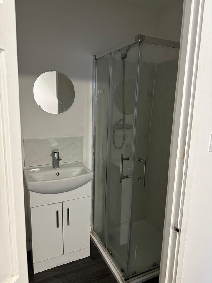 Room High Street in Greater London
