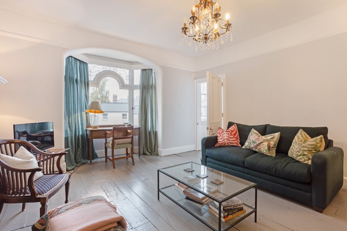 Flat Market Place in South Oxfordshire