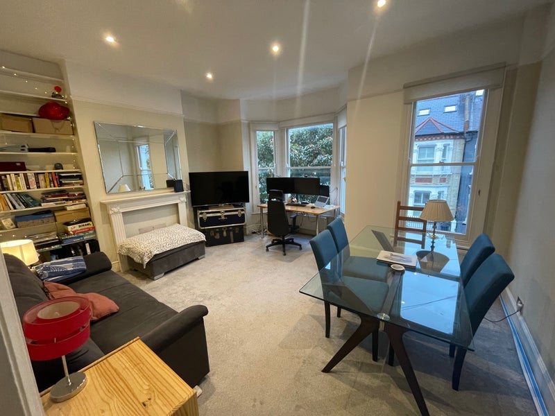 Room Sugden Road in Greater London