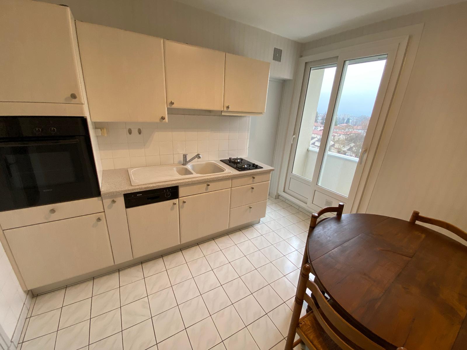 Appartement Rue Camille Desmoulins à Saint-Martin-d'Hères