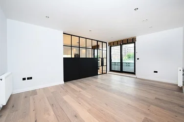 Flat Balham High Road in Greater London