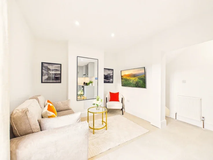 Flat Henrietta Street in Cheltenham