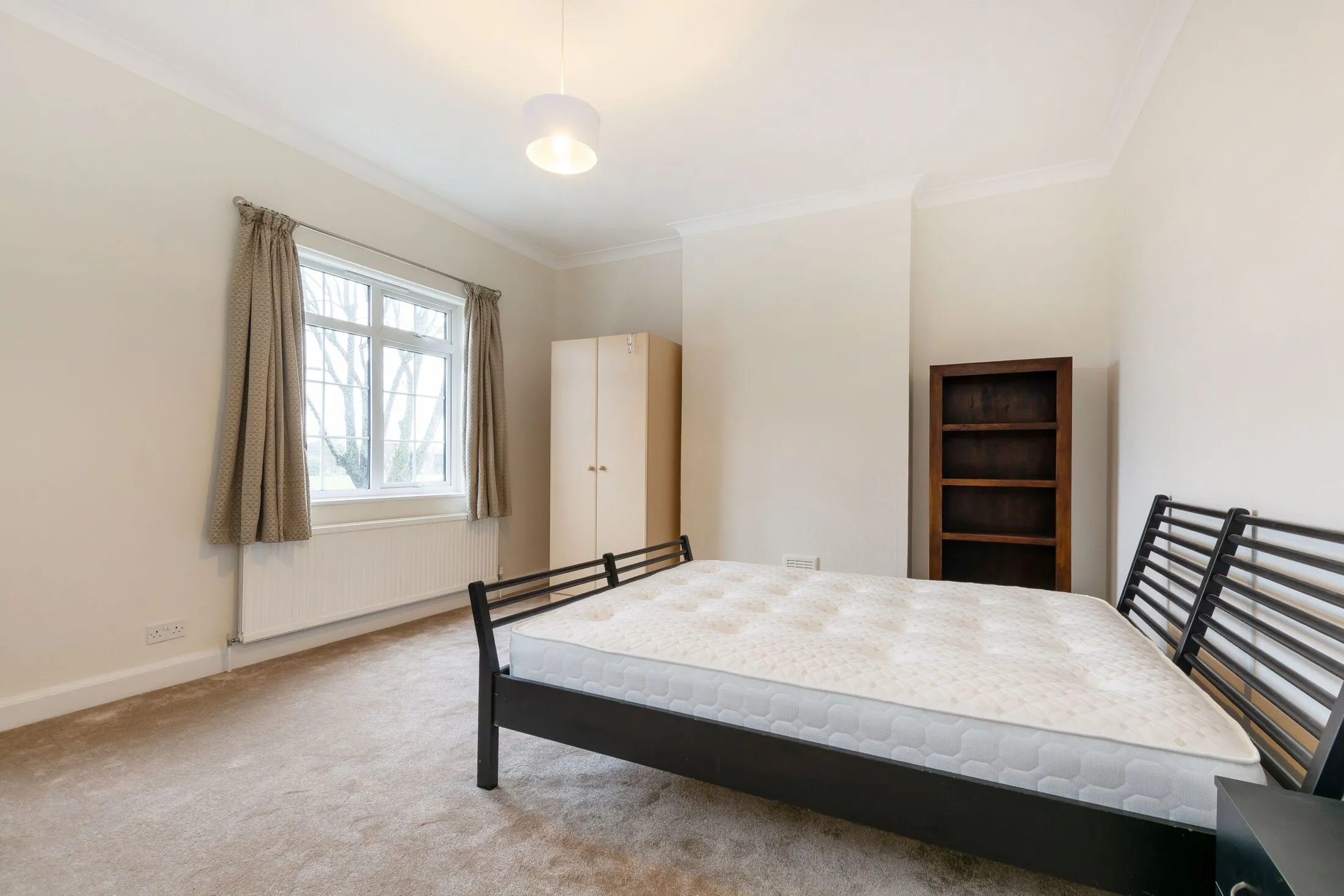House Daysbrook Road in Greater London
