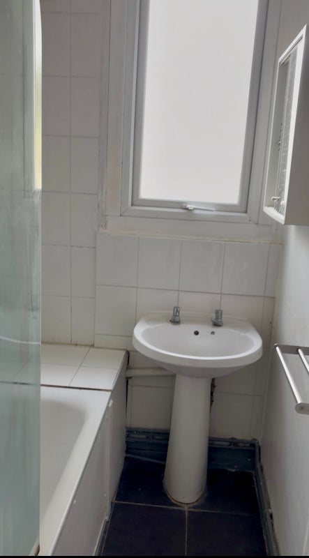 Room Wilson Grove in Greater London