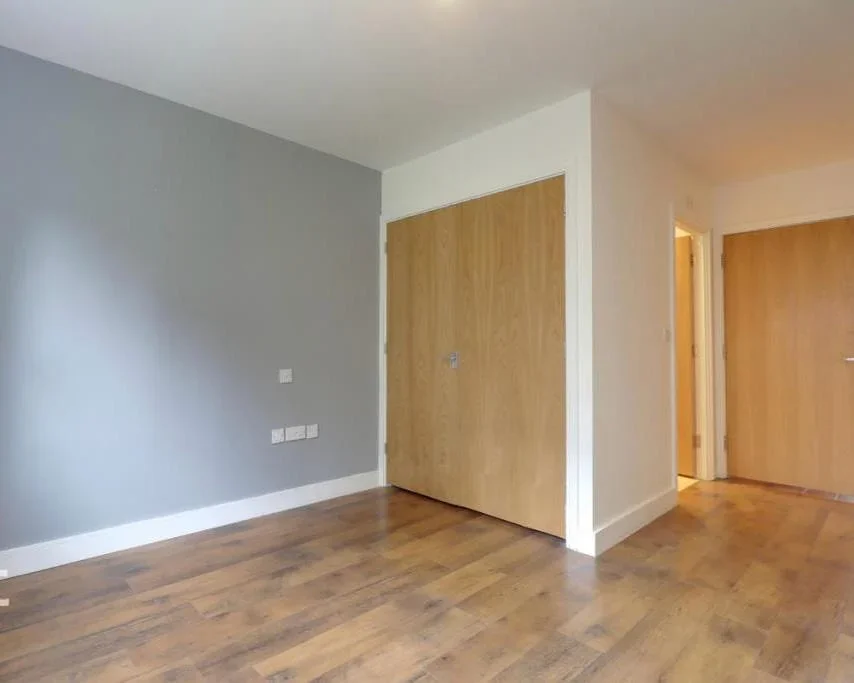 Flat Riverside Close in Greater London