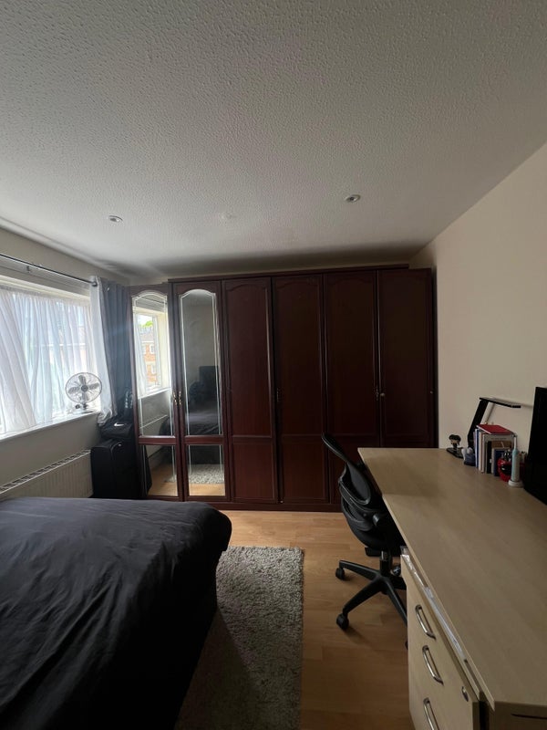 Room Hemp Walk in Greater London