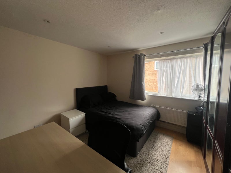 Room Hemp Walk in Greater London