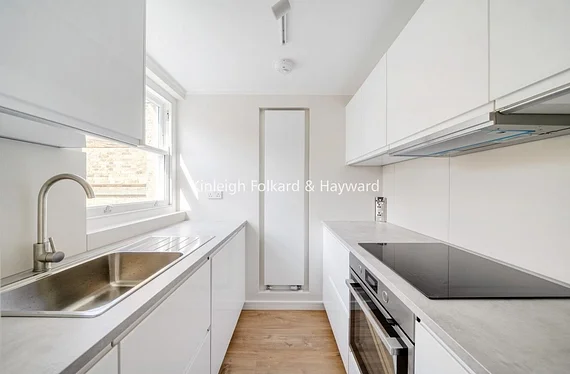 Flat Brixton Road in Greater London
