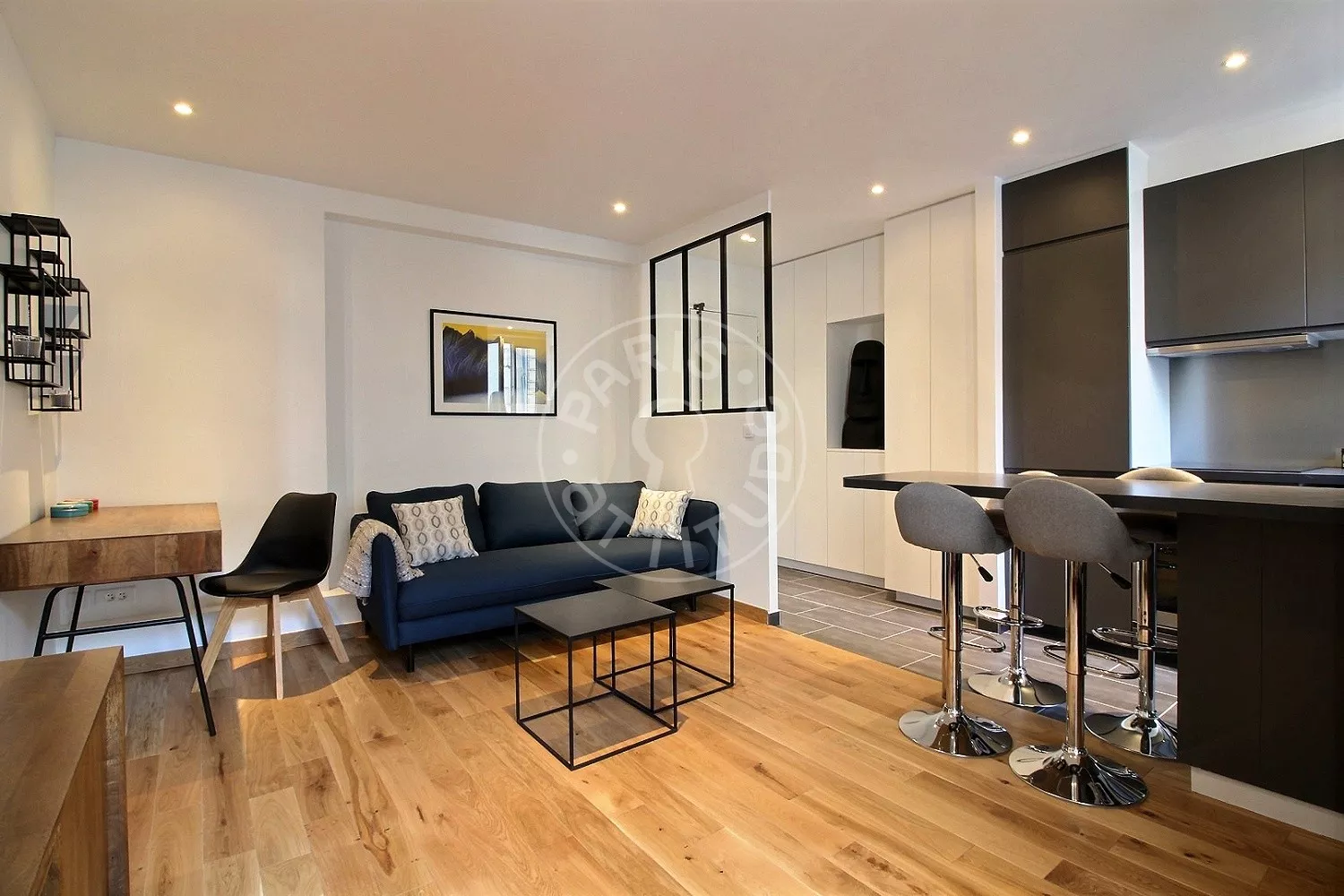 Flat Rue des Moines in Paris