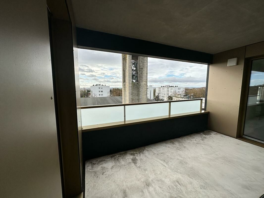 Flat Rue Jules Verne in Caen