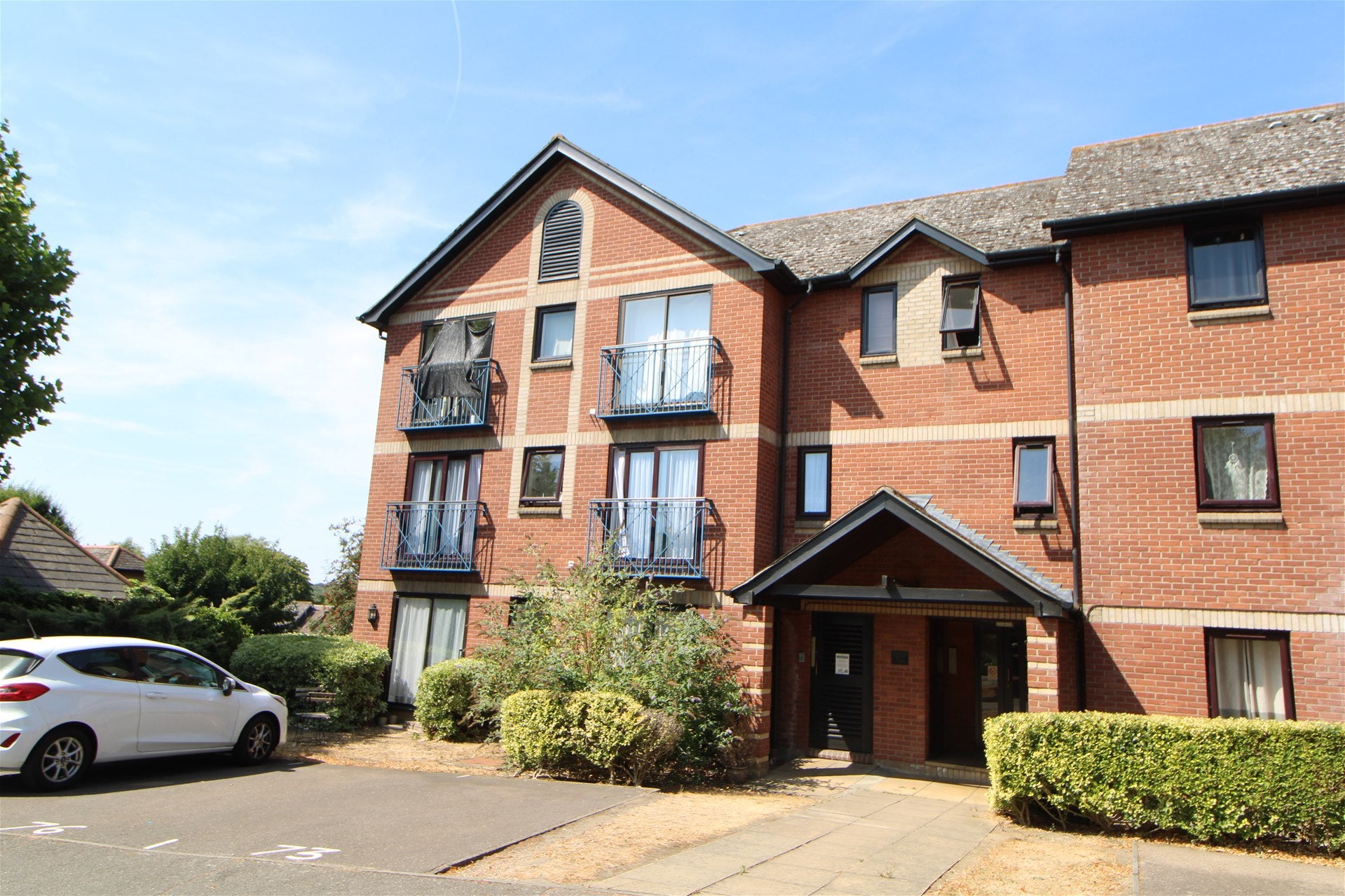 Flat Claremont Heights in Colchester