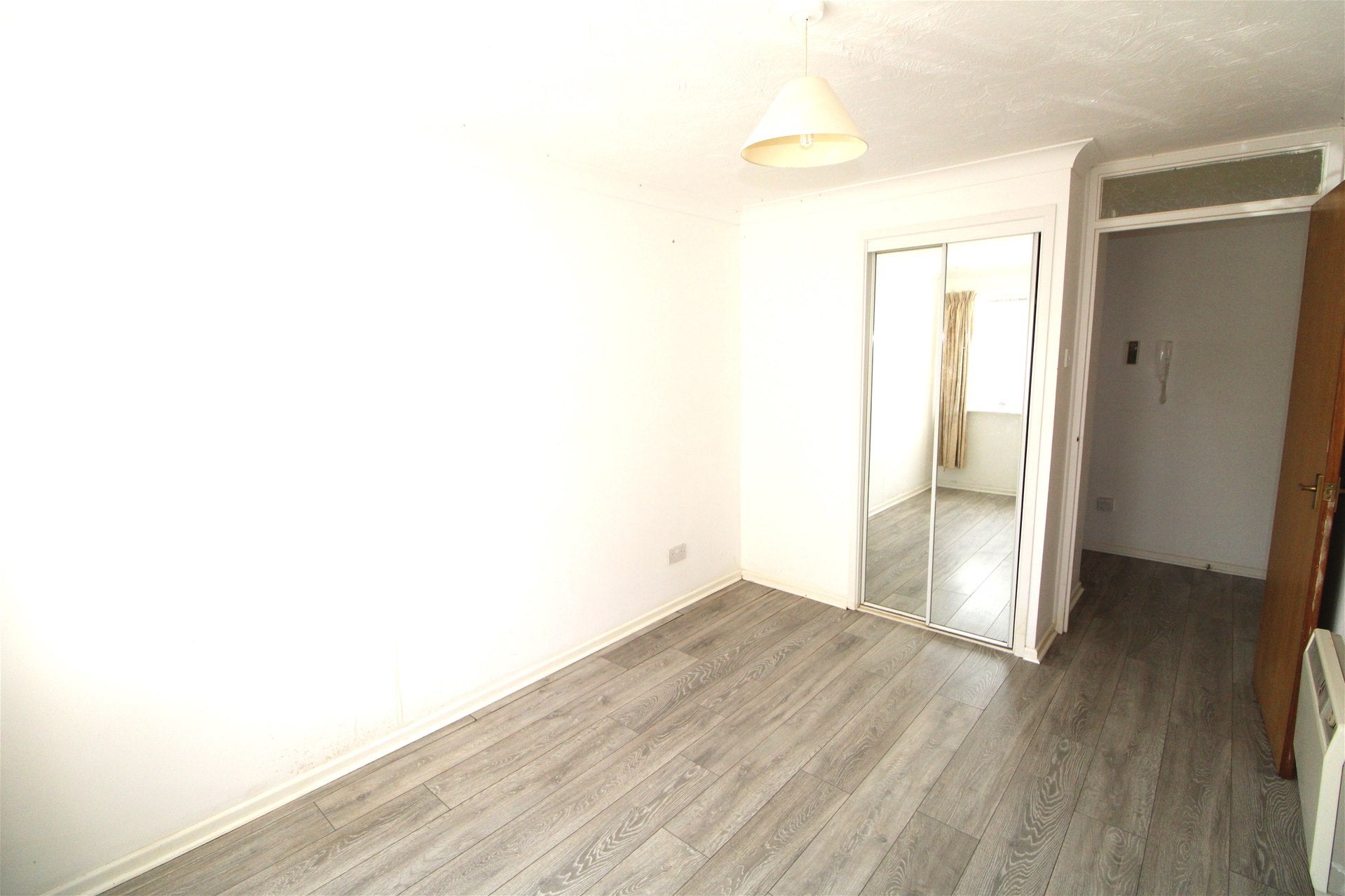Flat Claremont Heights in Colchester