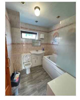 Room Finchs Court in Greater London