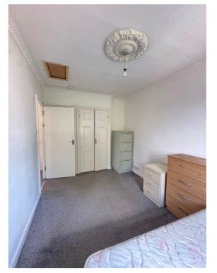 Room Finchs Court in Greater London